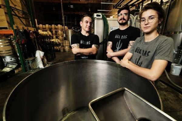 Del Bac’s production team