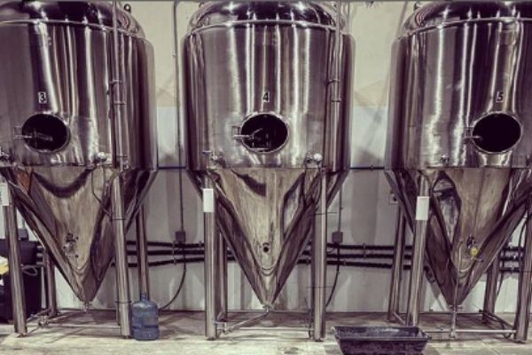 Image: Waypoint Spirits Distillery